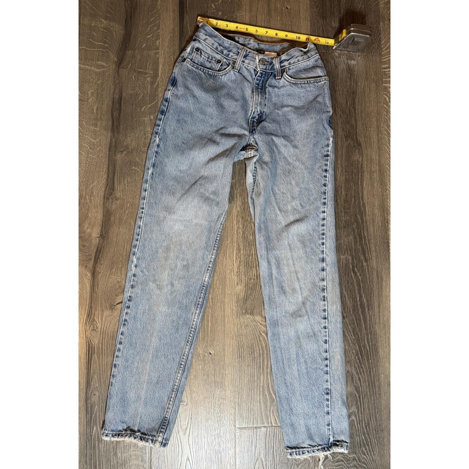 Woman's Vintage Levi's 512 Slim Fit, Original Tapered Leg 7m